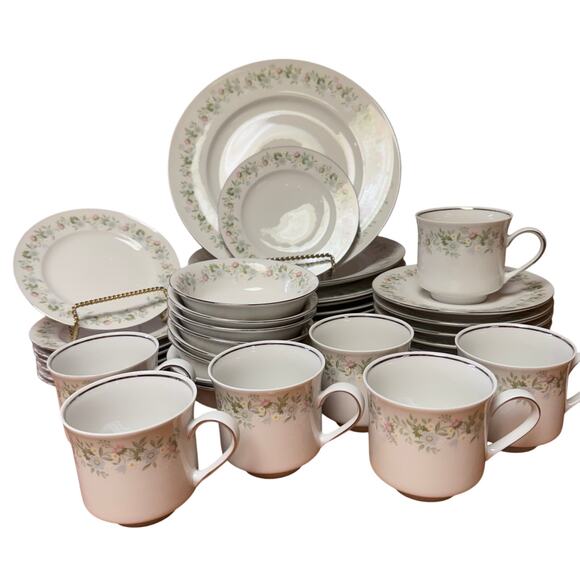 39 pcs Vintage "Forever Spring" by Johann Haviland Bavaria Germany - Picture 1 of 8